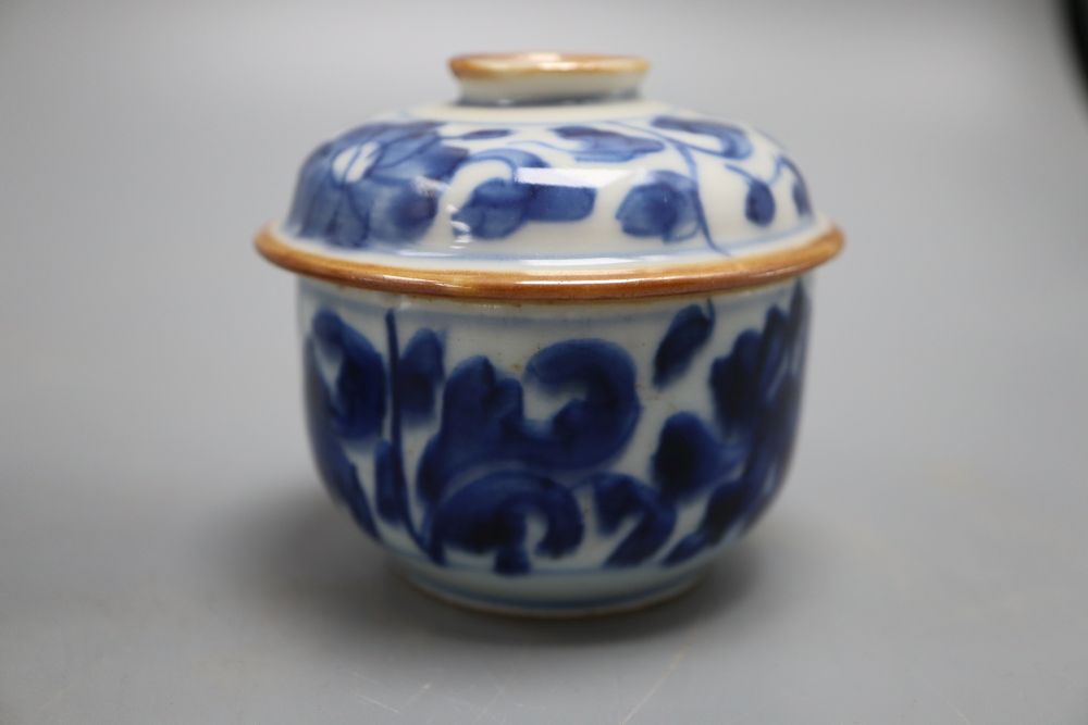 Two Chinese vases and a similar blue and white box and cover, tallest 16cm